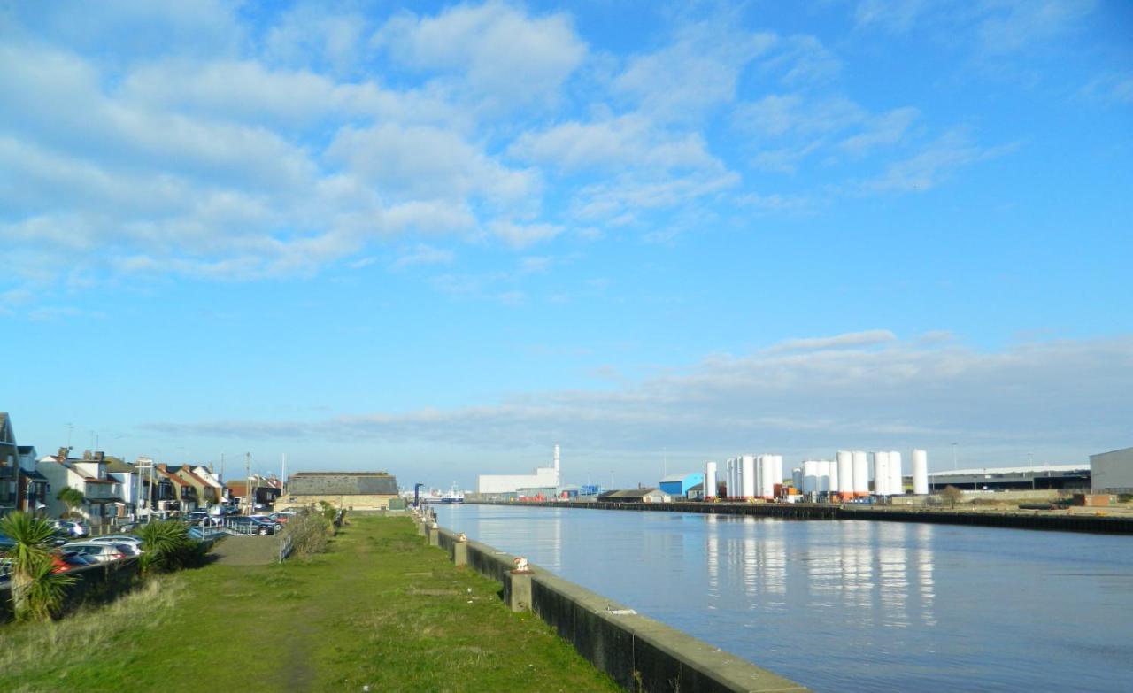 'Harbour View' On The River By Gorleston'S Award Winning Beach - Pet Free! Kültér fotó
