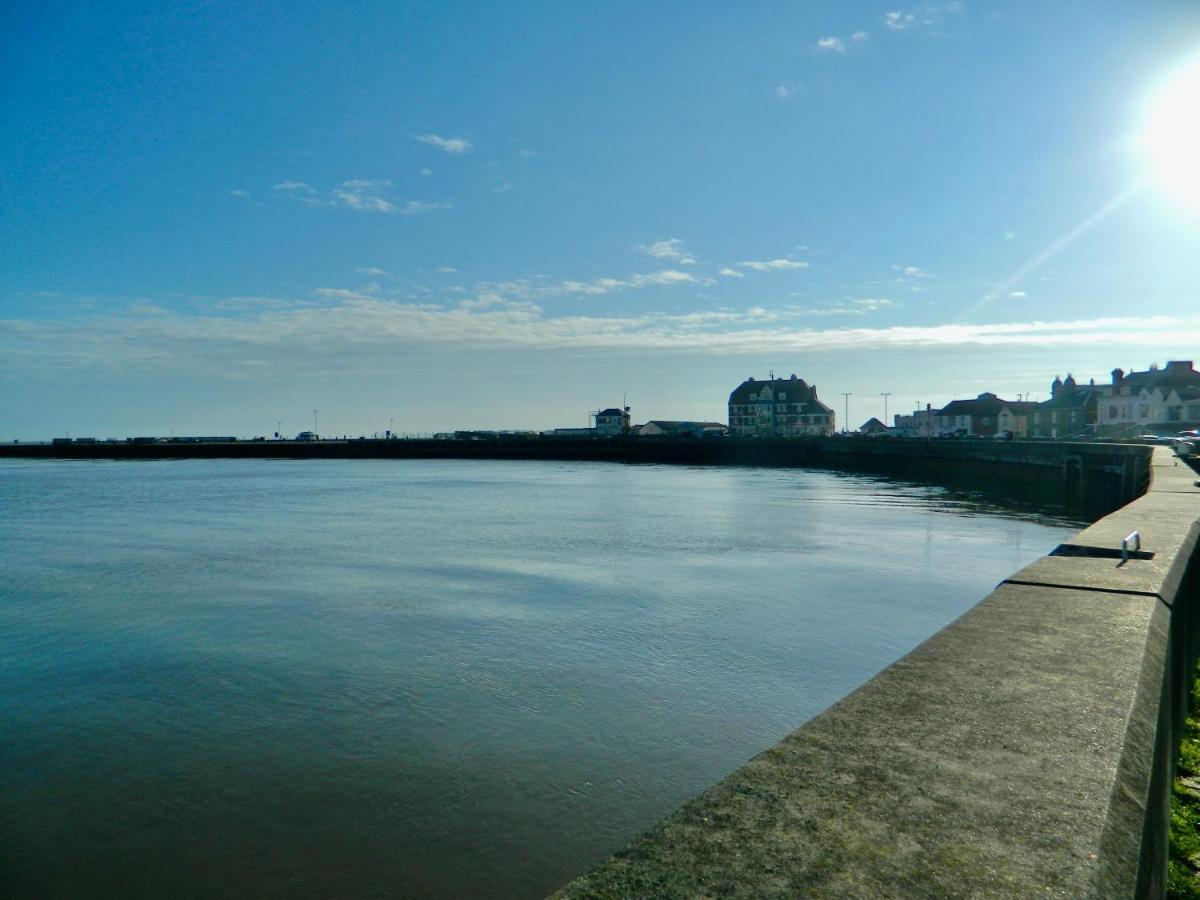 'Harbour View' On The River By Gorleston'S Award Winning Beach - Pet Free! Kültér fotó
