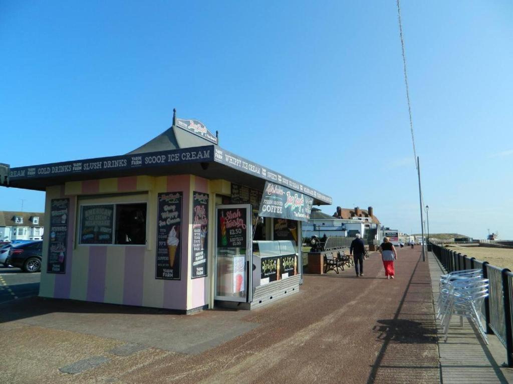 'Harbour View' On The River By Gorleston'S Award Winning Beach - Pet Free! Kültér fotó