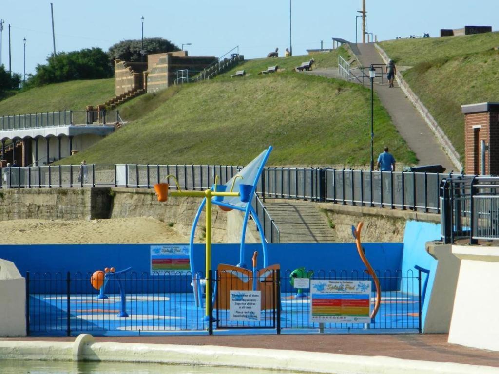 'Harbour View' On The River By Gorleston'S Award Winning Beach - Pet Free! Kültér fotó